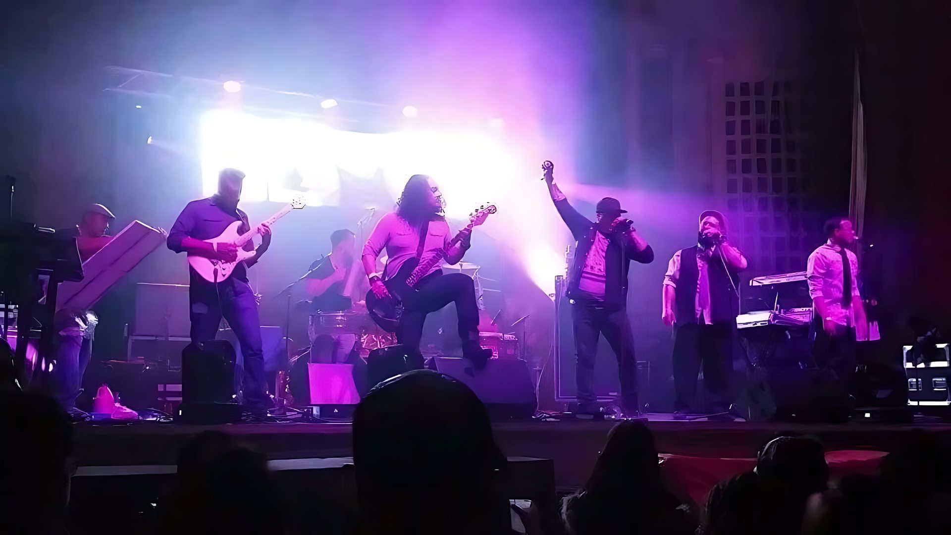 La Obra live on stage at the Portage Theater